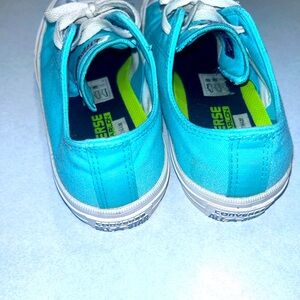 Converse chuck taylor 2 aqua low top women’s shoes size 8 men’s size 6